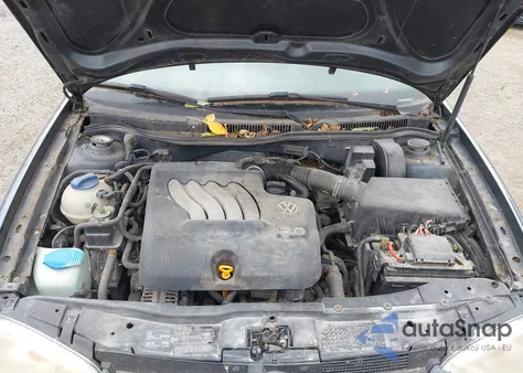 2004 Volkswagen Golf Gls 2.0L z USA, uszkodzony, nr VIN 9BWGL61J044007230